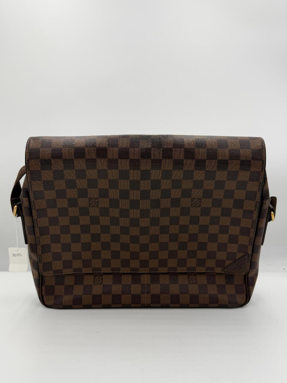 Louis Vuitton Shelton Damier